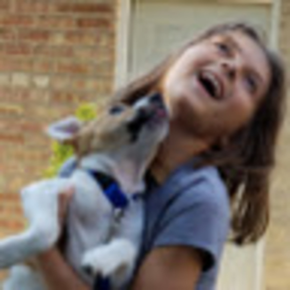 Meet your Posher, Claudia - Picture 1 of 1